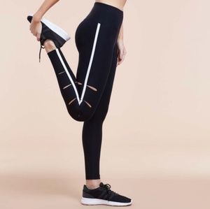 🆕️ NWOT Slit Leggings Marika🤸‍♀️